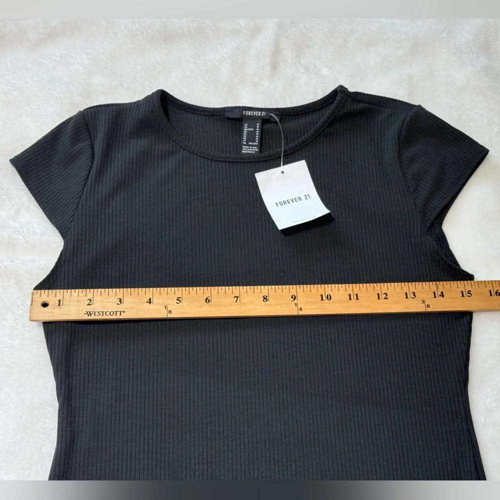 Forever 21 Size Medium Black Cap Sleeve Fitted Dress with High Side Slit  NEW! - Picture 5 of 10